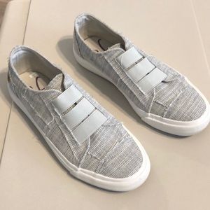 Gray blowfish slip-on